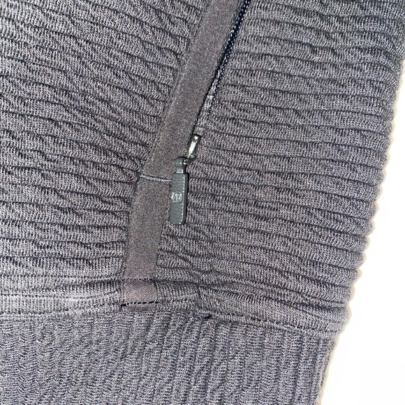 !SOLD! LULULEMON ON REPEAT JACKET - Picture 10 of 10